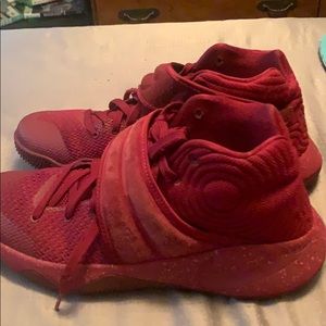 Kyrie 2 red velvet